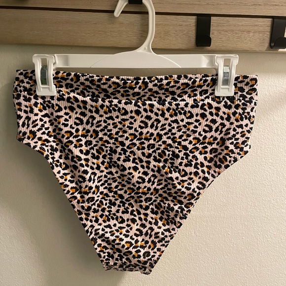 NWT- Target High Waisted Cheetah Bikini Bottoms - Picture 2 of 4